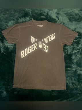 Roger Waters "This Is Not a Drill" tour t-shirt Men Size Medium
